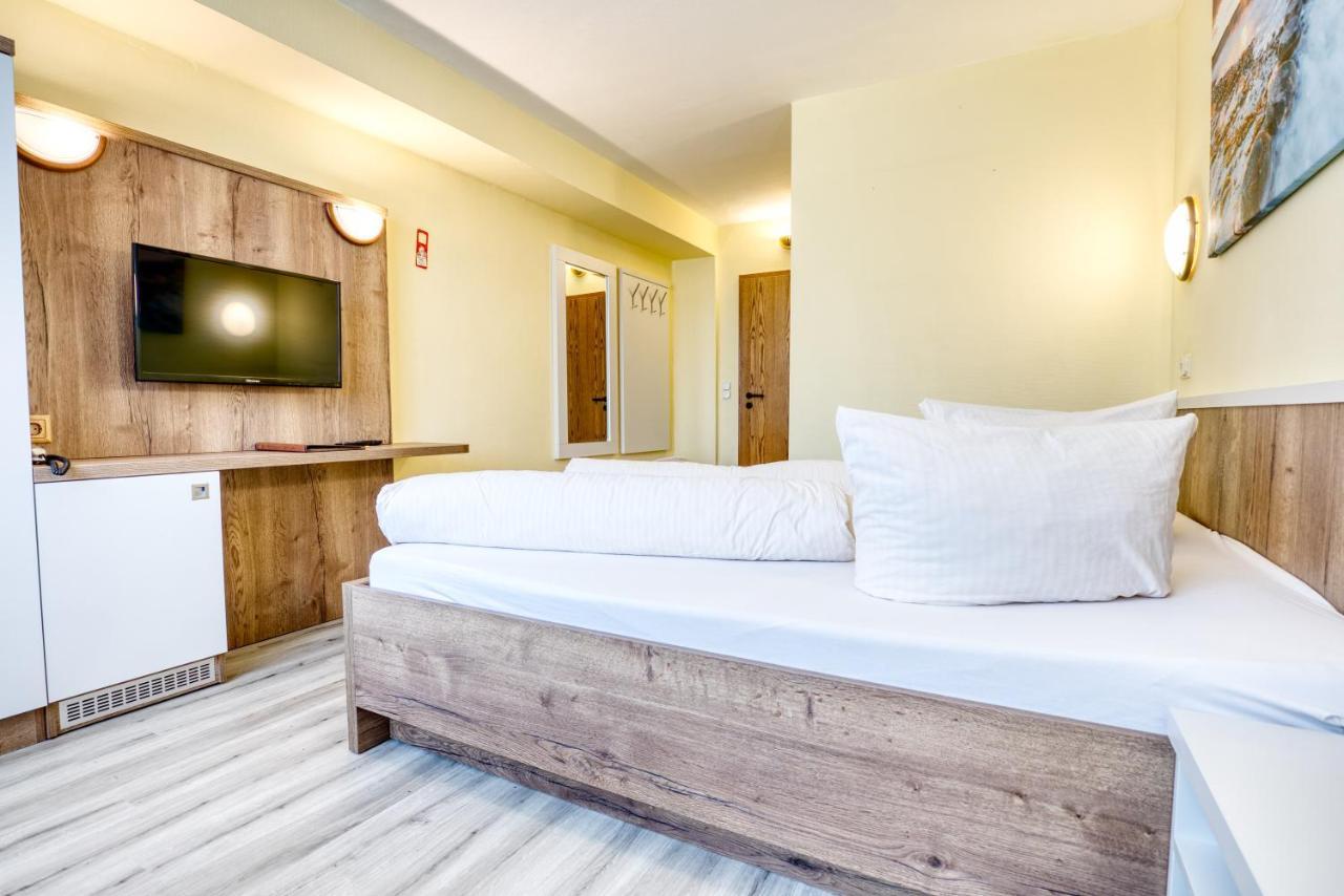 Hotel Kiebitz An Der Ostsee Бергеренде-Ретвіш Екстер'єр фото