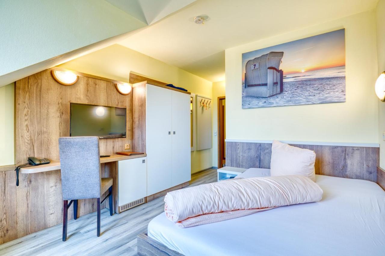 Hotel Kiebitz An Der Ostsee Бергеренде-Ретвіш Екстер'єр фото
