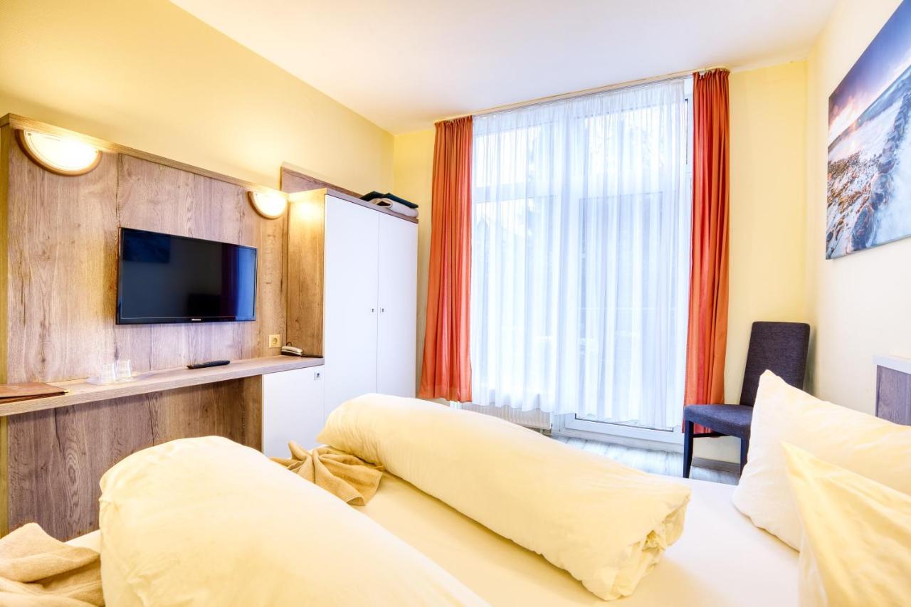 Hotel Kiebitz An Der Ostsee Бергеренде-Ретвіш Екстер'єр фото